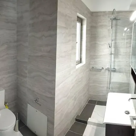 Spacious & Minimal Apartment Near Airport Peania Coniann Filoxenia Paiania Exterior photo