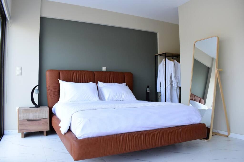 Spacious & Minimal Near Airport Peania Coniann Filoxenia 公寓