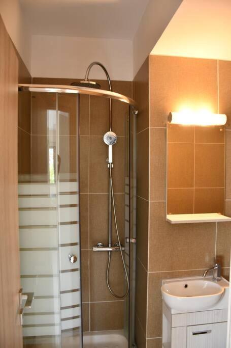 Spacious & Minimal Near Airport Peania Coniann Filoxenia 公寓 *